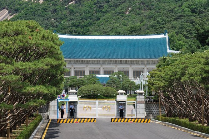 Seoul Palace Morning Tour - Jogyesa Temple and its 500-year-old trees