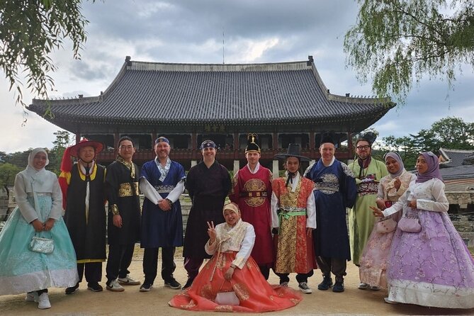 Seoul Private 4 Hour Tour with A Korean Buddy - Getting around Seoul with your guide