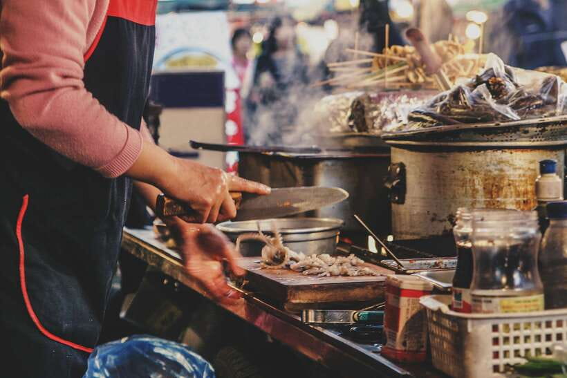 Seoul: Private Car Tour with Licensed Professional Guide - Adding temples, Gangnam, or modern Seoul