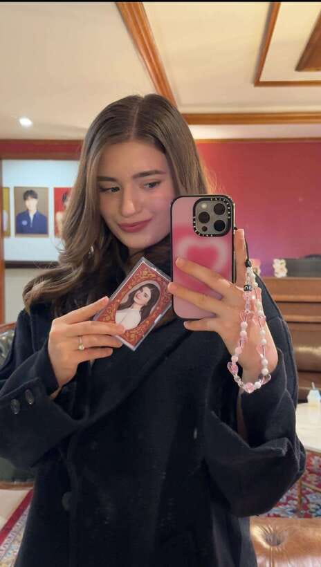 Seoul: Sihyunhada Photo, Personal Color, Makeup&Hair TOUR - From Hapjeong Station to Seoul’s beauty scene