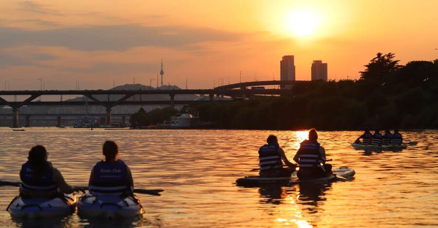 Seoul: Stand Up Paddle Board (SUP) & Kayak in Han River - Weather, clothing, and practical limits