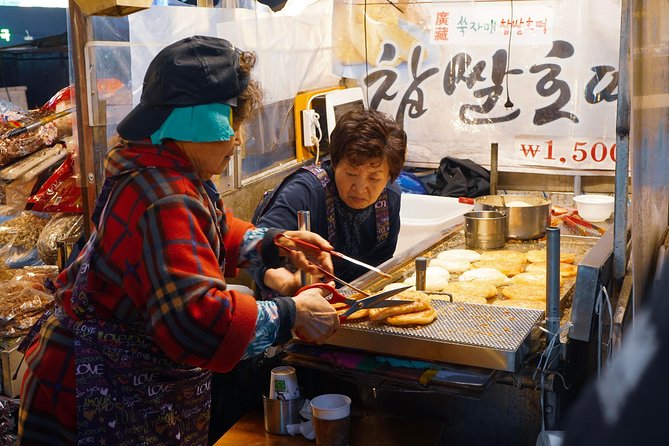 Seoul Street Food Market Tour - The guides make the difference