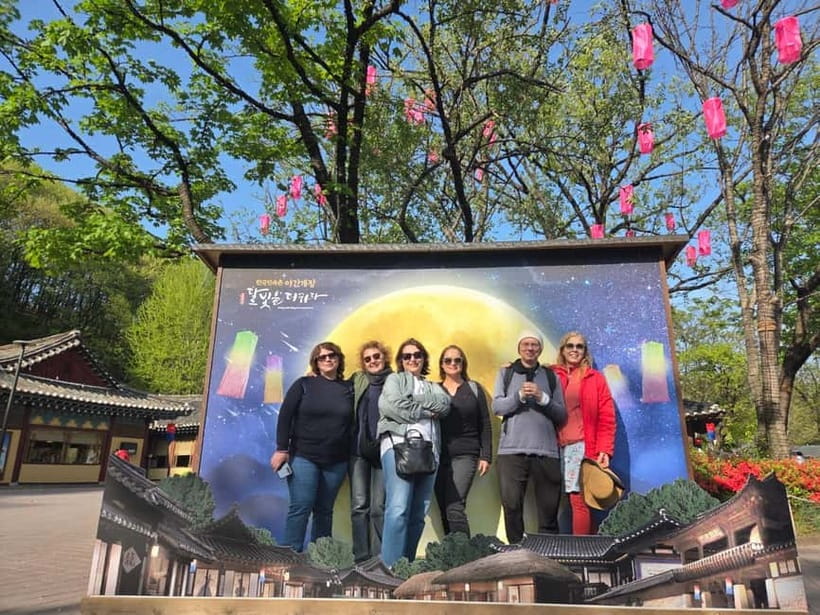 Seoul: Suwon Hwaseong, Folk Village, & Starfield Library - Walking the walls of Suwon Hwaseong