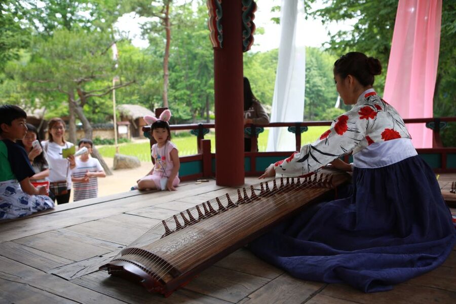 Seoul: Suwon Hwaseong Fortress & Korean Folk Village Tour - Who will get the most from this day