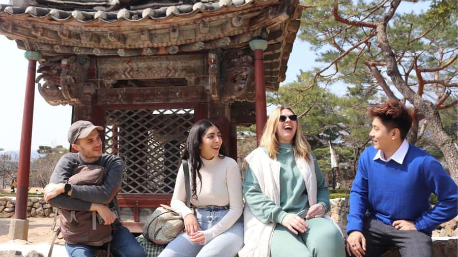 Seoul Your Way: Private Custom Experience with a Local Guide - A walking day through markets, streets, and major sights