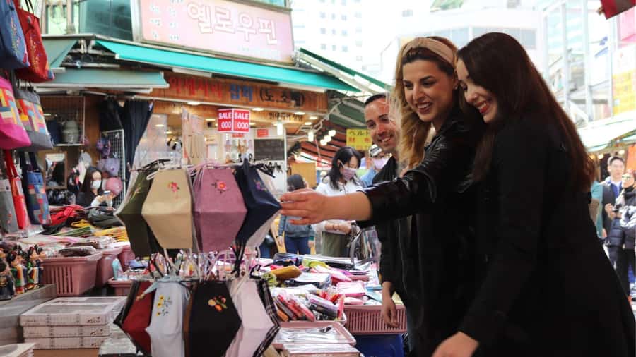 Seoul Your Way: Private Custom Experience with a Local Guide - What your first conversation with the host can shape