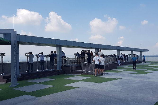 Signature DMZ Tour: Exclusive Defector Talk & Suspension Bridge - The Third Tunnel requires real effort