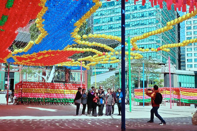 Small-Group Seoul Tour with Gyeongbokgung Palace (hotel pick-up) - Tuesday changes the palace and removes the ceremony