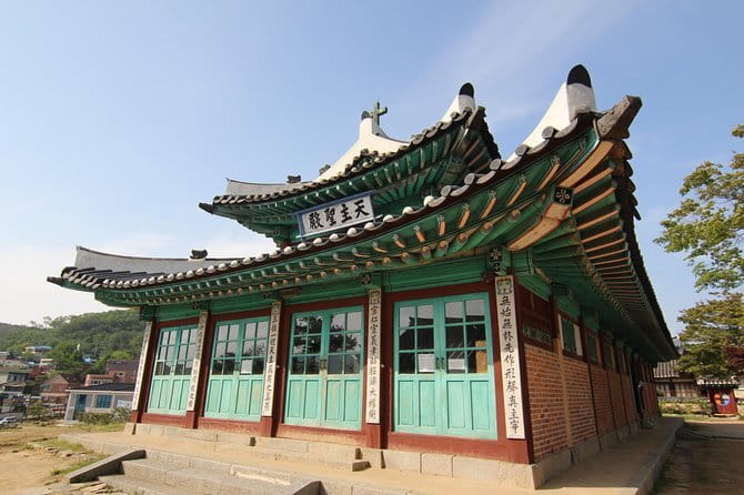 Street photoshoot and Seoul Hidden gem History Walking Tour - Who should book this experience