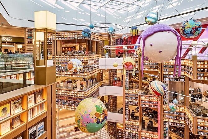 Suwon Hwaseong+Gwangmyeong Cave+Starfield Library from Seoul - Hwaseong Haenggung and the Joseon court