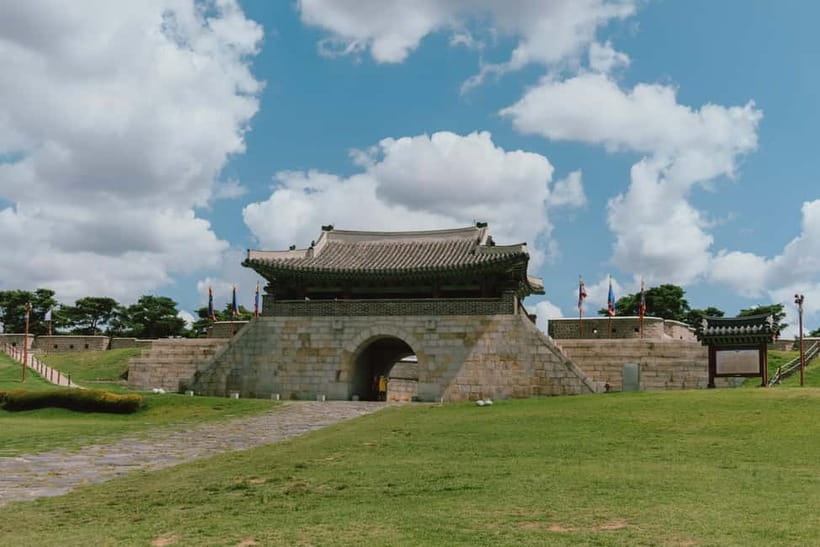 Suwon Hwaseong, Gwangmyeong Cave, & Starfield Library Trip - The day at a glance