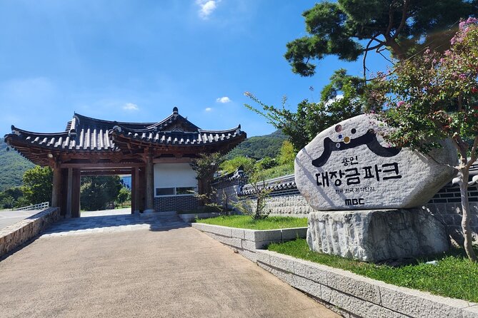 Yongin Dae Jang Geum Park Tour from Seoul - Walking through palaces, homes, and fortress streets